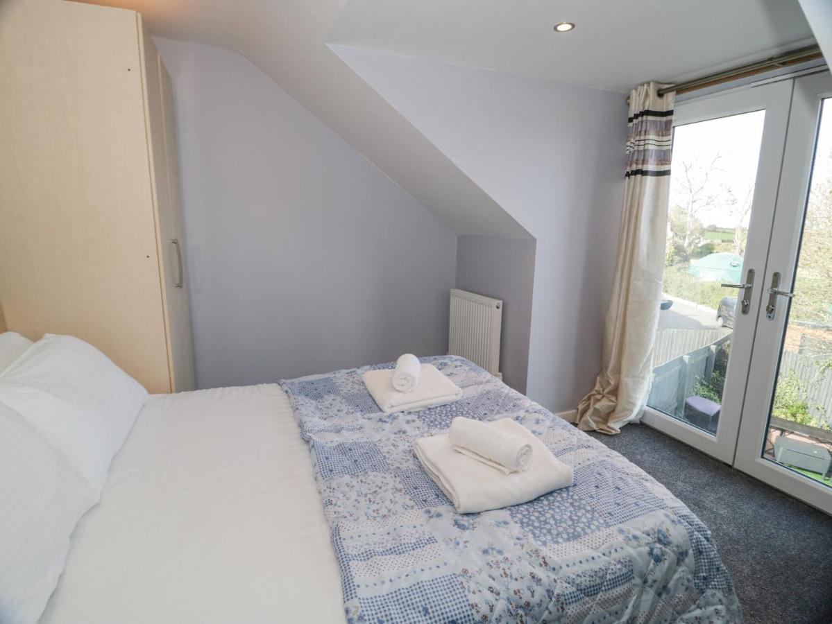 Hunters Cottage Benllech Exterior photo