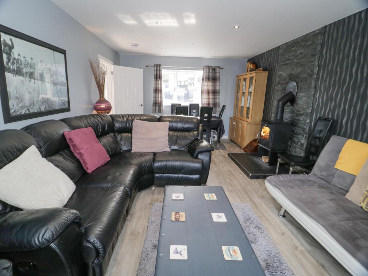 Hunters Cottage Benllech Exterior photo