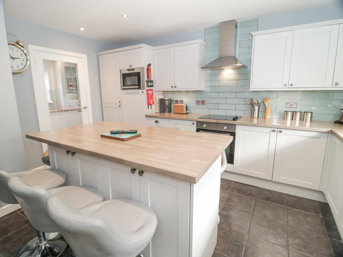 Hunters Cottage Benllech Exterior photo